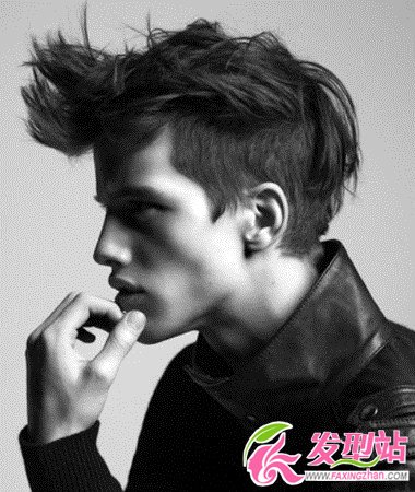 男士流行飛機頭發(fā)型 凸顯男生的帥氣