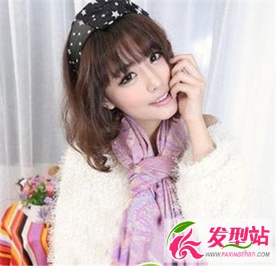 女生流行中卷發(fā)發(fā)型 將你的時(shí)尚放大化