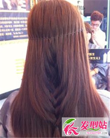 時(shí)尚編發(fā)造型 盡顯森女的氣質(zhì)美