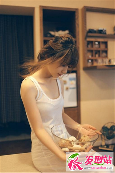 展現(xiàn)你優(yōu)雅淑女的一面 時尚發(fā)型閃耀你的雙眼