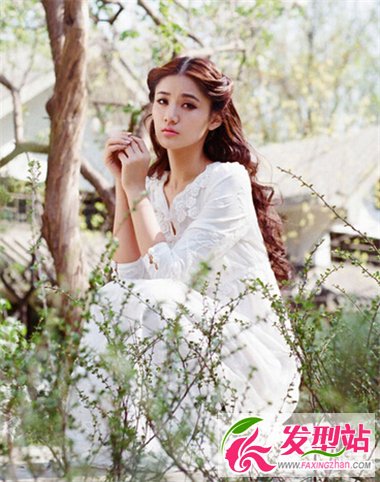 清新甜美女生長(zhǎng)卷發(fā)發(fā)型 詮釋不一樣的美