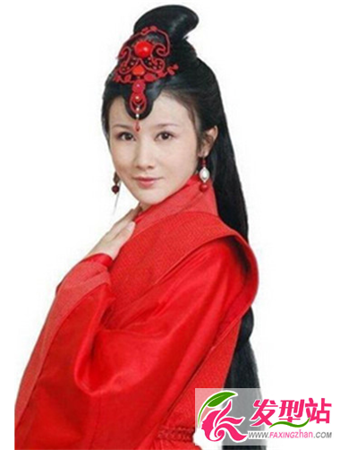 女士高貴古裝盤(pán)發(fā)發(fā)型 用最美的發(fā)型驚艷我的紅妝