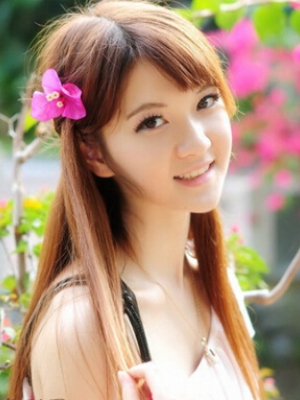 校園女生發(fā)型精選 長直發(fā)清純惹人愛