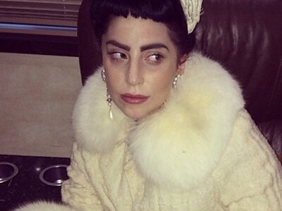 Lady Gaga䏈w^l(f) ЇŮ߀Щw^