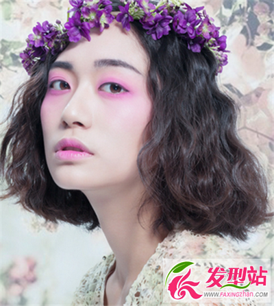 氣質的中分造型短發(fā)燙發(fā)