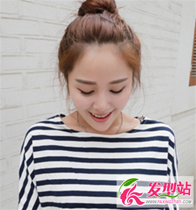 時尚無劉海丸子頭發(fā)型