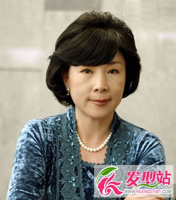 50歲左右婦女適合的發(fā)型