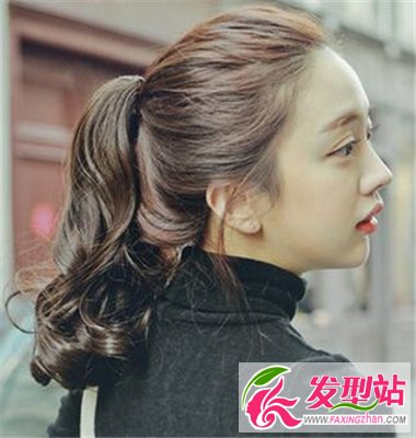 卷發(fā)馬尾辮子