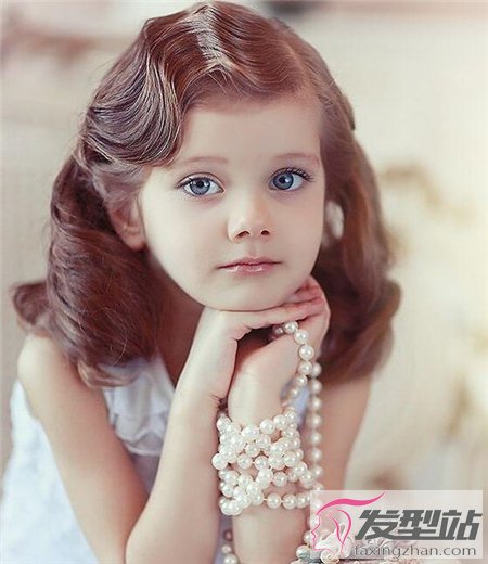 西方小女生的發(fā)型大盤點(diǎn) 可愛俏皮的外國(guó)小公主