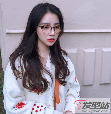 溫柔淑女卷發(fā)發(fā)型