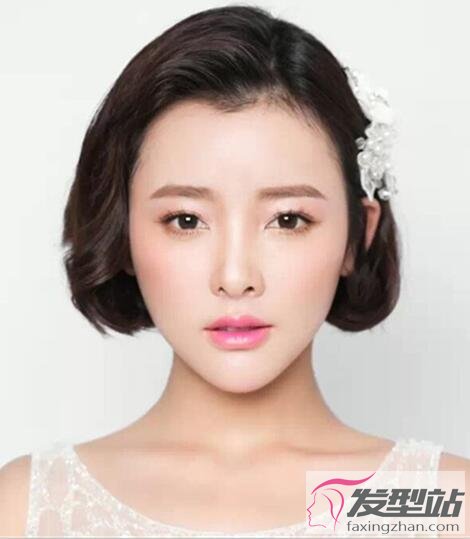 新娘內(nèi)扣短發(fā)發(fā)型