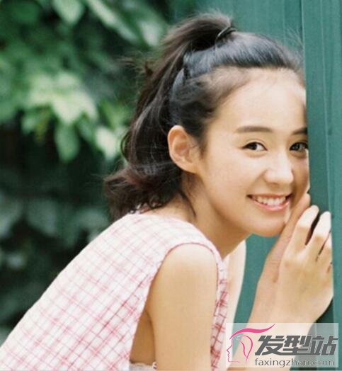 小清新女生扎發(fā)發(fā)型