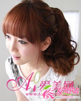 長(zhǎng)卷發(fā)怎么扎 首選韓式淑女扎發(fā)