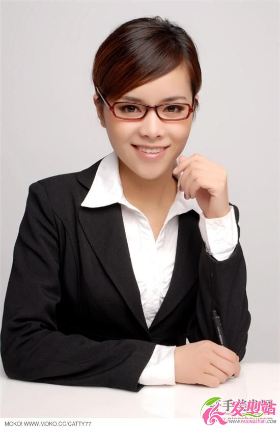 女性辦公套裝與正裝發(fā)型欣賞 女性辦公套裝與正裝發(fā)型欣賞