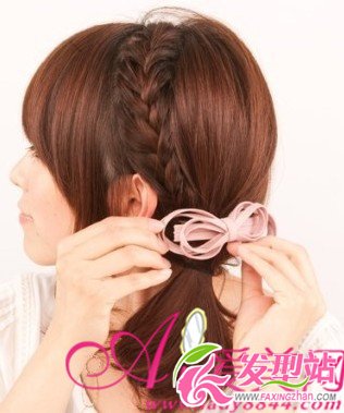 簡單編發(fā)技巧圖 輕松變身氣質(zhì)美女