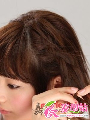 圓臉妹必學 4步扎發(fā)變小V臉