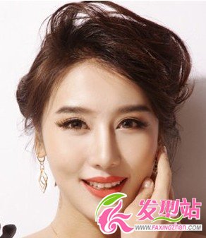 時尚盤發(fā)演繹女人不同風格
