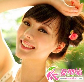 時(shí)尚盤(pán)發(fā)演繹女人不同風(fēng)格