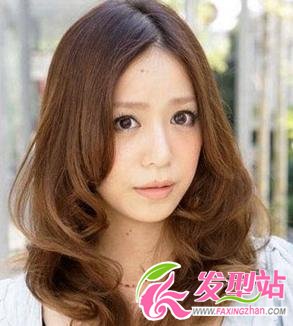 圓臉適合的7款瘦臉卷發(fā)發(fā)型