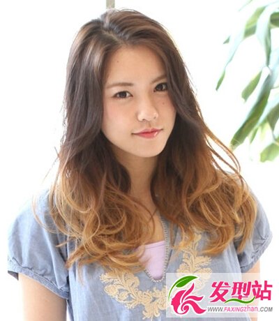 中長發(fā)女生氣質中分發(fā)型 瞬間打造可人小v臉