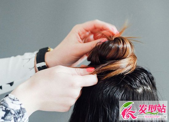 強(qiáng)迫性的扭轉(zhuǎn)頭發(fā)