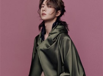 王一博最新發(fā)型 長(zhǎng)發(fā)鯔魚(yú)頭帥氣搶眼 王一博最新發(fā)型 長(zhǎng)發(fā)鯔魚(yú)頭帥氣搶眼